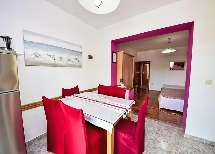 Appartamento Dajak-3 By Interhome