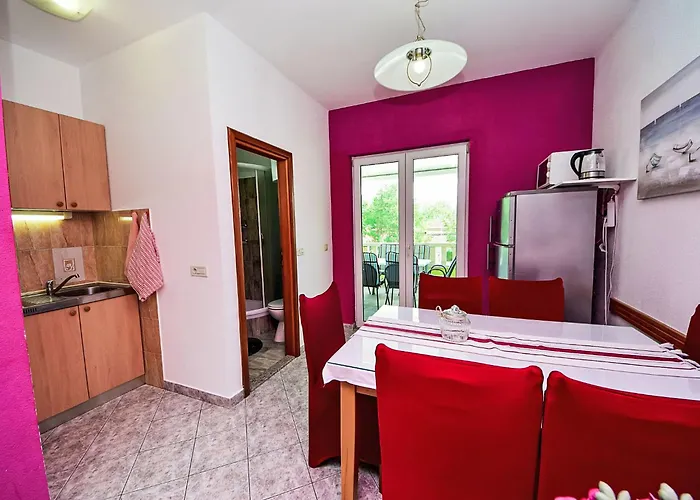 Appartamento Dajak-3 By Interhome