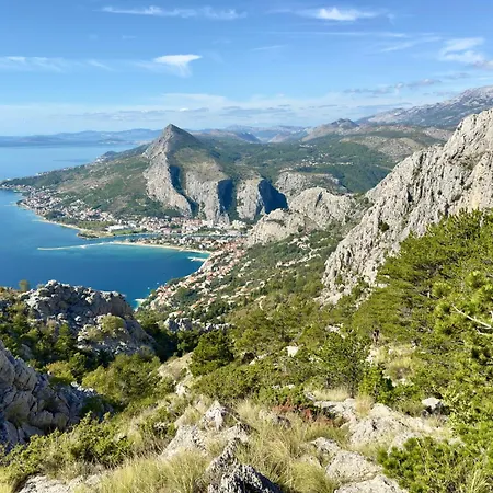 Dajak-3 By Interhome アパート